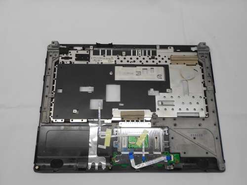 Toshiba Satellite L40  Palmrest With TouchPad 13GNQB1AP061